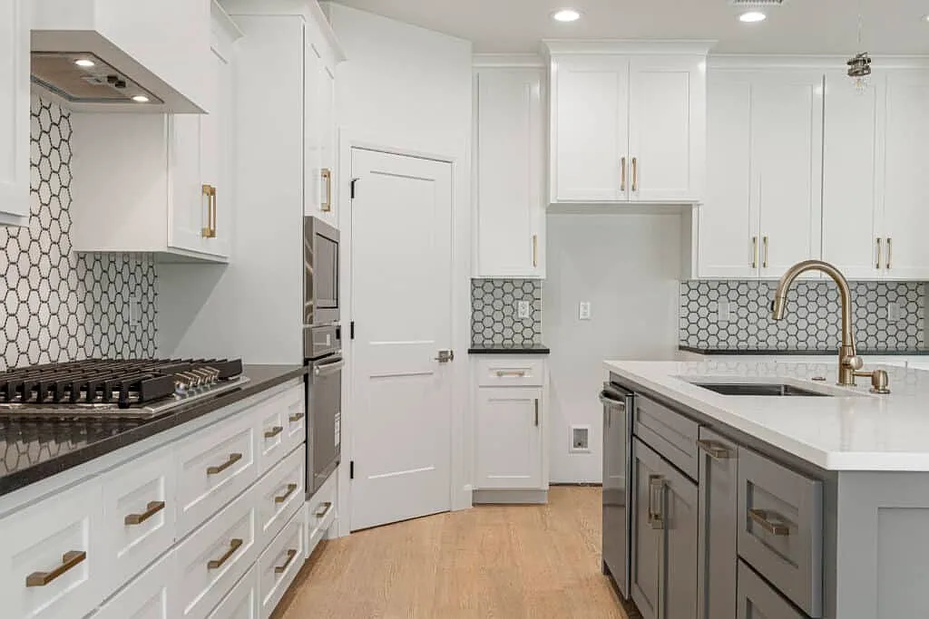 4 bed, 2840 sqft, $3,000 — Photo 3