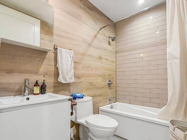 345 Eldert St #24 — Photo 9