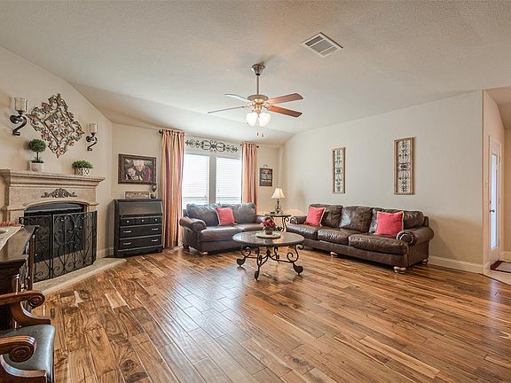 4th image of 1514 San Carlos Dr