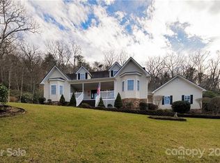 448 Heather Marie Dr, Hendersonville, NC 28792