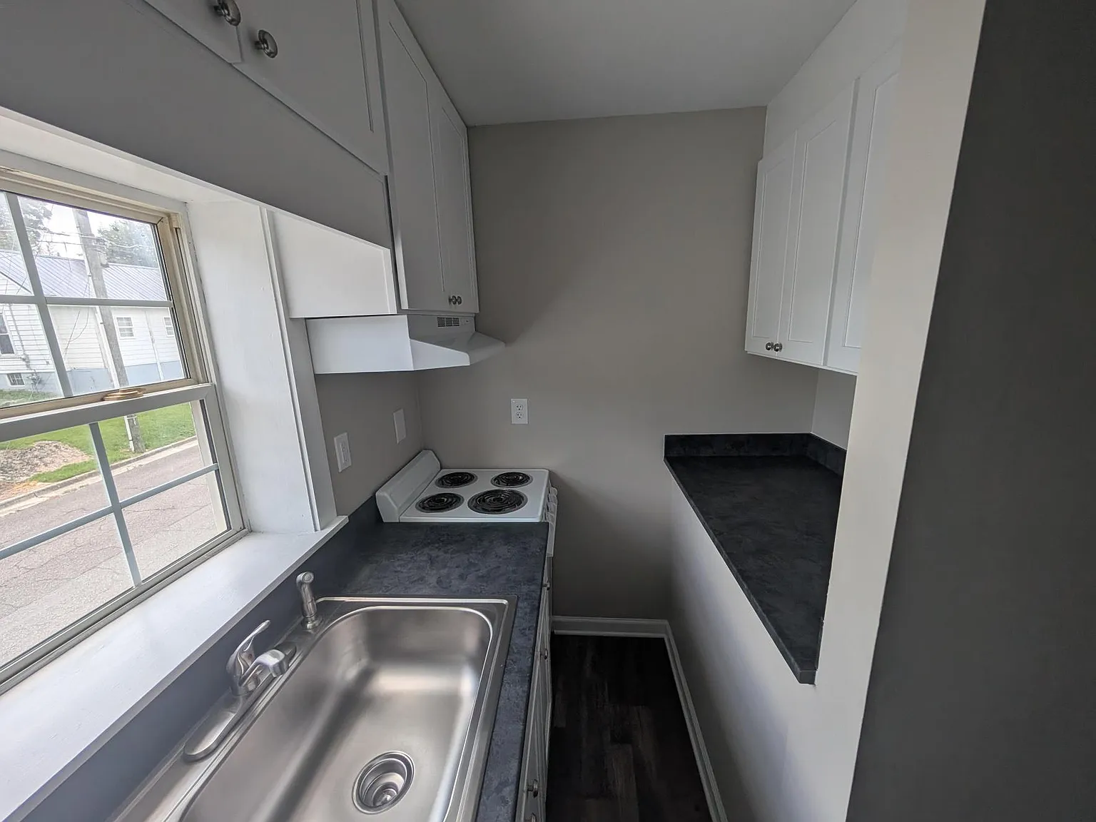 Studio, $750 — Photo 4