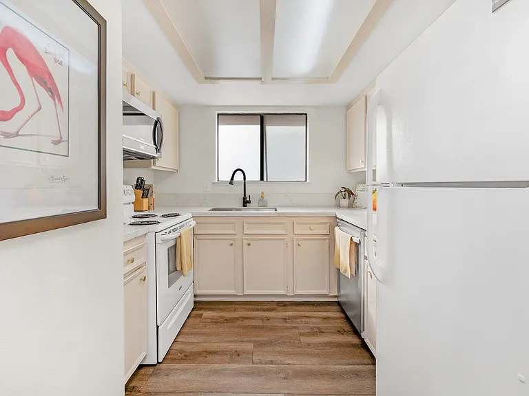 334 W Lexington Ave #103 — Photo 12