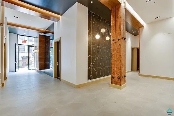 Rented by EXR | media 6