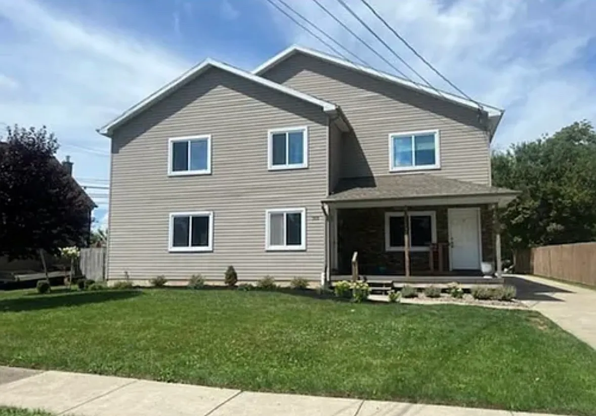2 bed, $1,350 — Photo 1