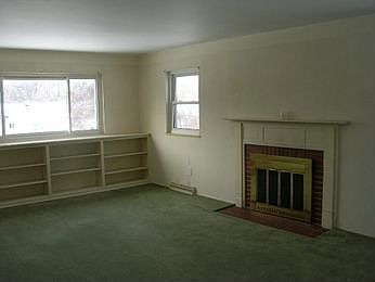 4th image of 8485 Fernwell Dr