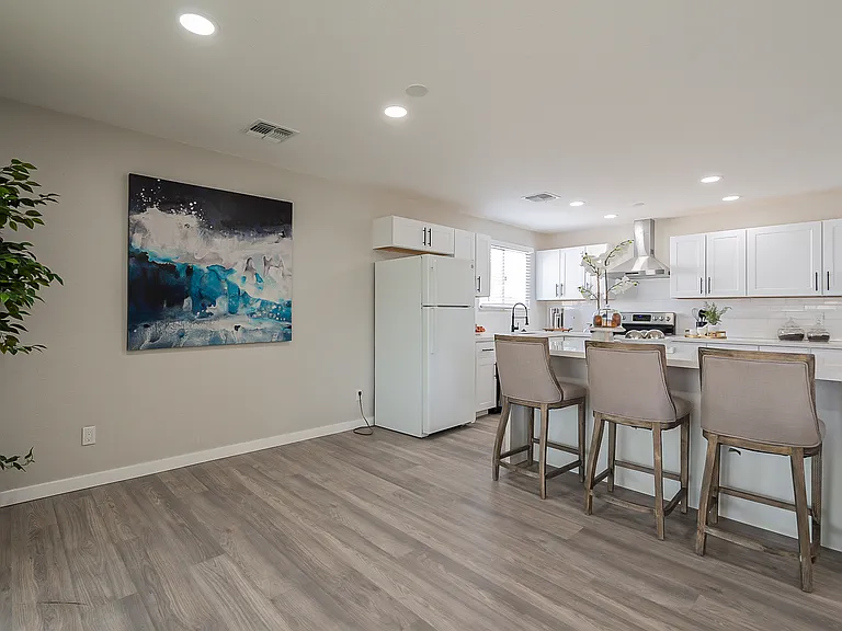 3232 E Emile Zola Ave — Photo 10