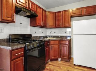 117 Parkview Ter #3, Newark, NJ 07112