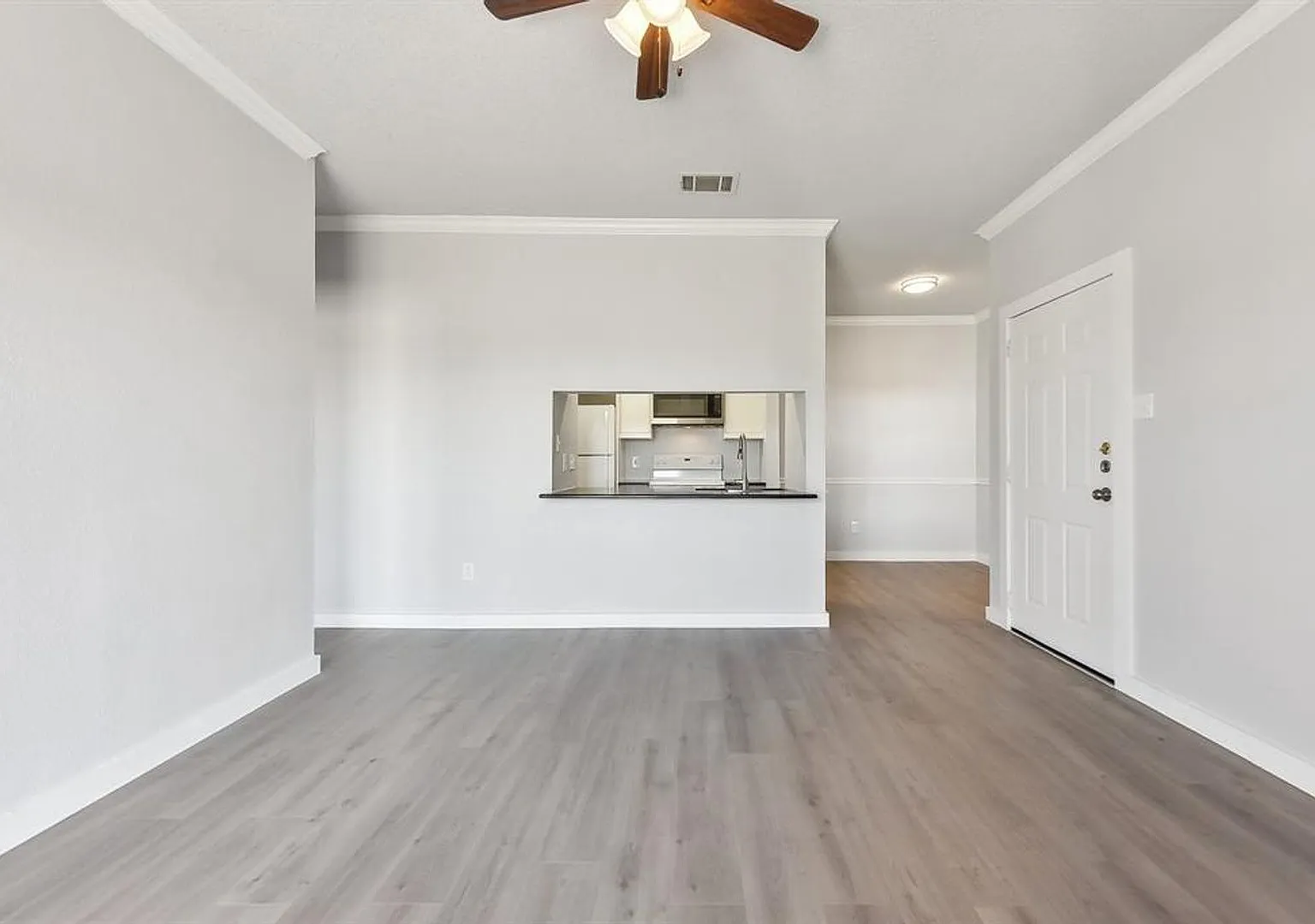 Edgecreek Condo for Lease close to the Domain — Photo 4