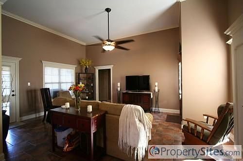 5th image of 176 Millstone Dr