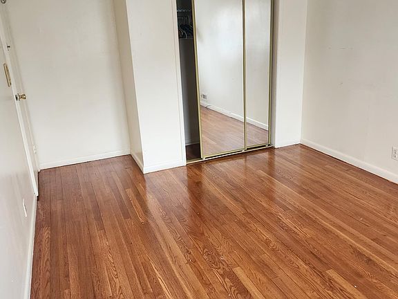 3rd image of 462 S 3rd Ave Floor 1
