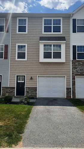 929 Admirals Quay Dr Photo 1