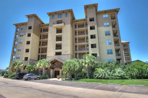 101 West Bank Photo 1
