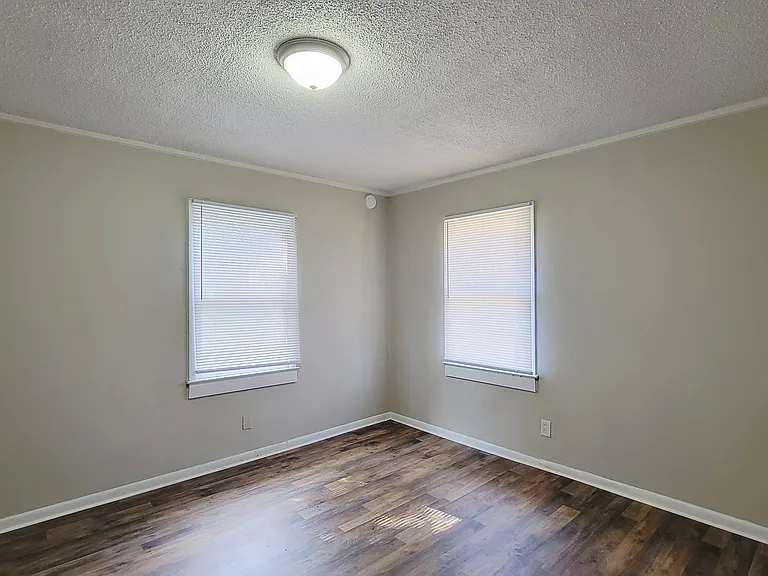 400 Walnut St #A — Photo 11