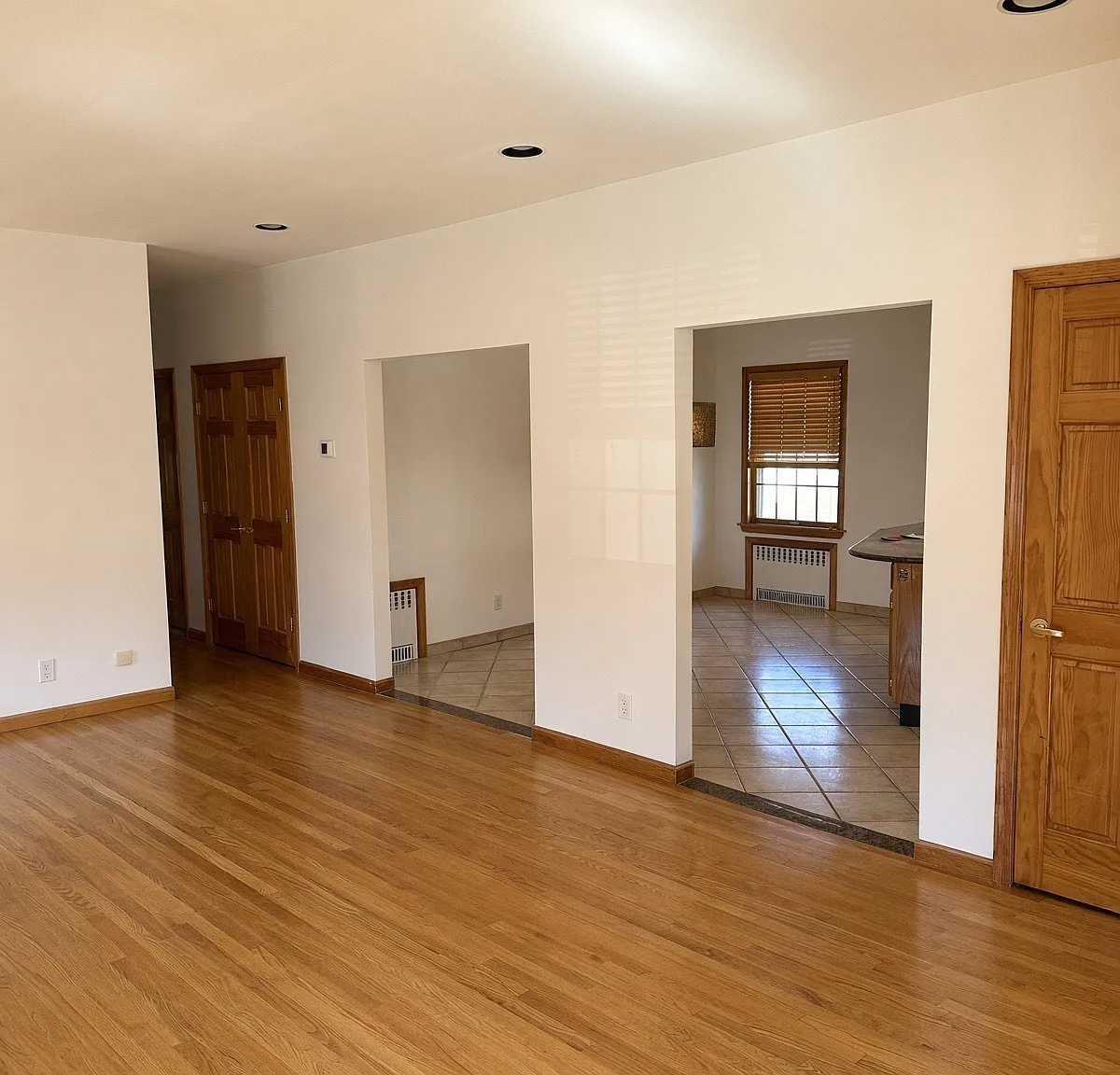 3 bed, 2.0 bath, 1830 sqft, $4,200 — Photo 4