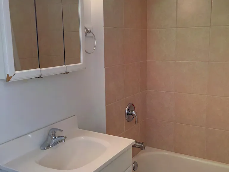 2612 W Huron St #2F — Photo 6