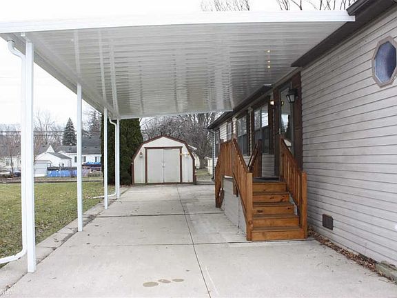 3rd image of 23242 Fountain Dr