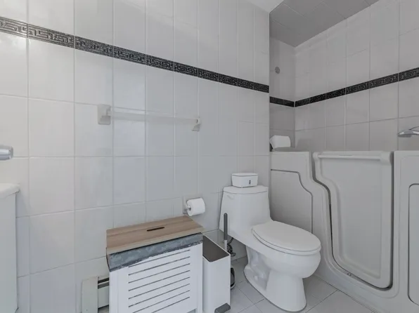 154-05 Riverside Drive image 18 of 21