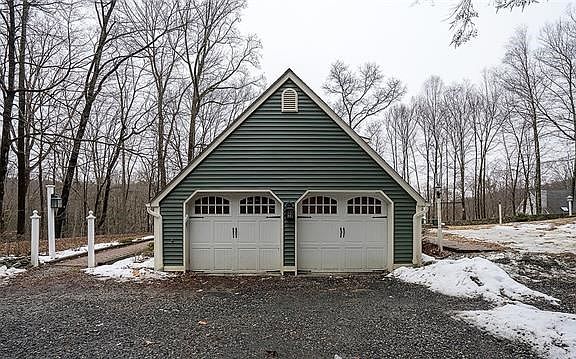 3rd image of 65 Mitchell Ln