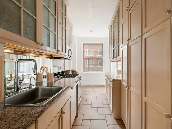 41 5th Avenue image 3 of 20