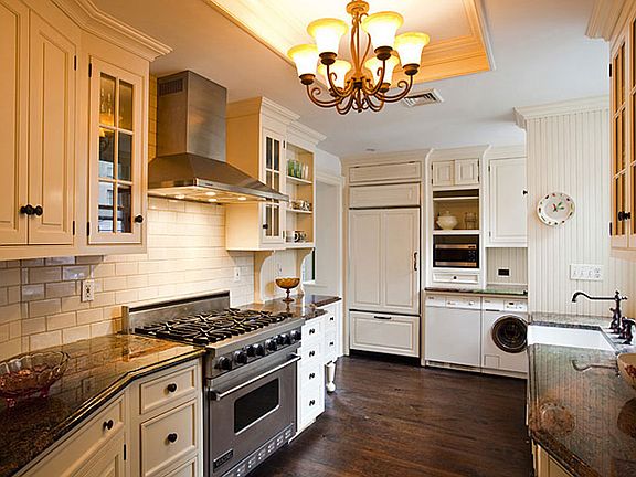4th image of 40 E 62nd St #9E