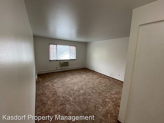 4th image of 445 W Grand Ave #9075181