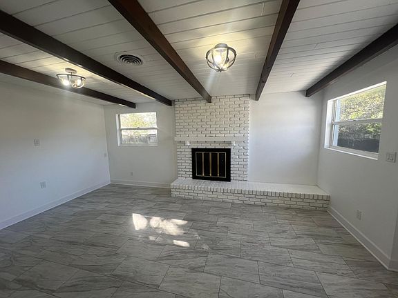 4th image of 638 Lake Shore Dr