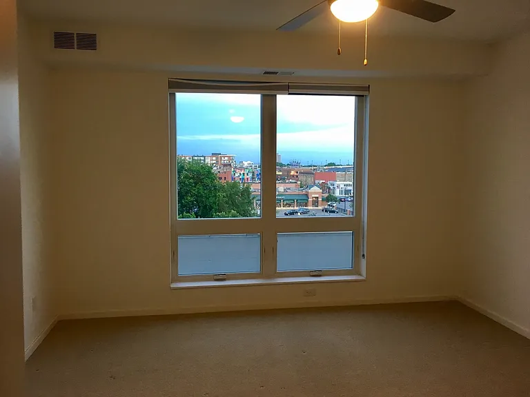 Laguna Apartments — Photo 17