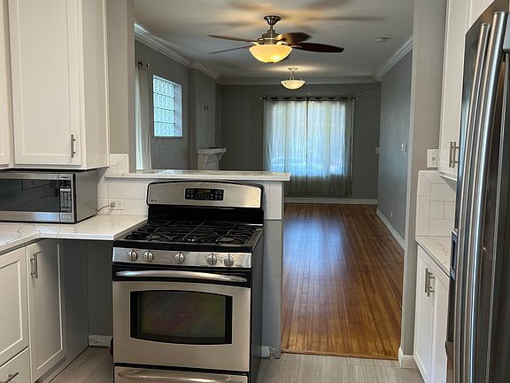 4th image of 32 N Grant St