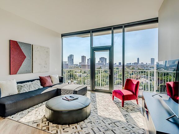 2nd image of 3333 Lake St Unit 8D