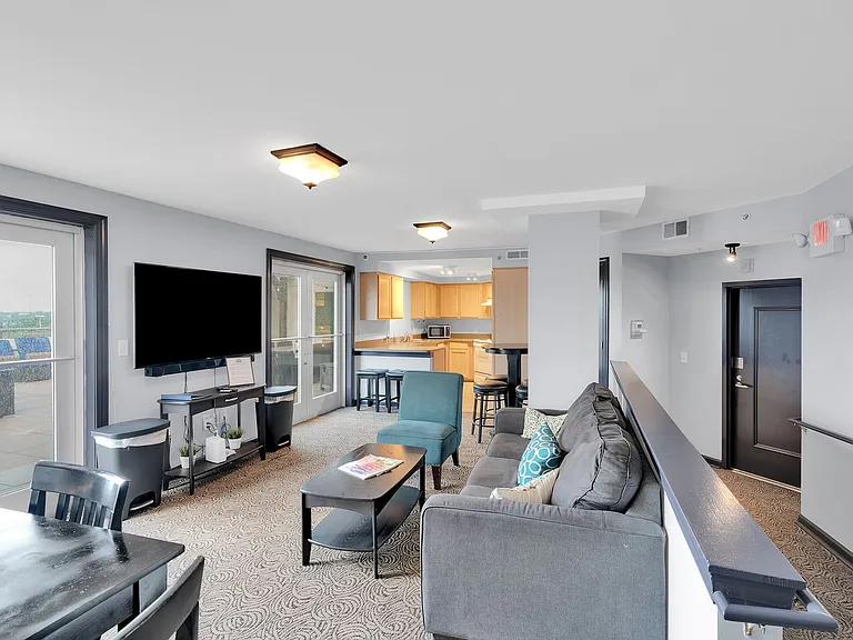 718 Trade St #806 — Photo 19