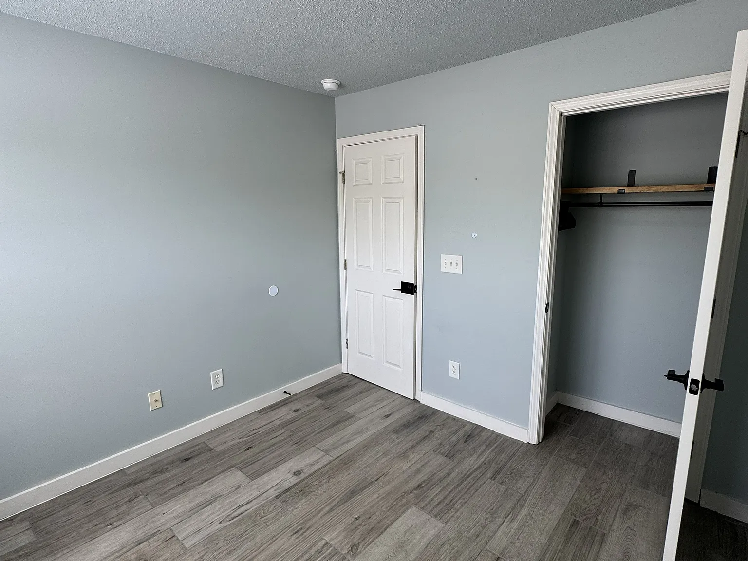 3 bed, 2.5 bath, 1348 sqft, $1,800 — Photo 3