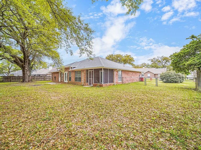 3313 Country Meadow Ln — Photo 11