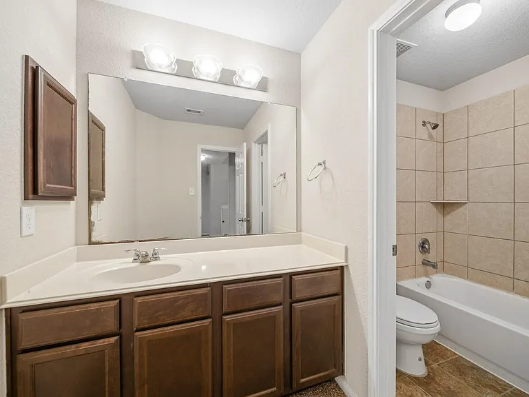 2415 Cloudy Bay Dr — Photo 7
