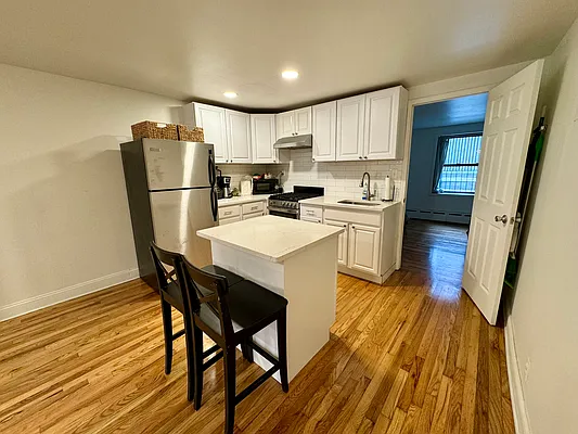 Rented by Bedford Realty USA Corp | media 12