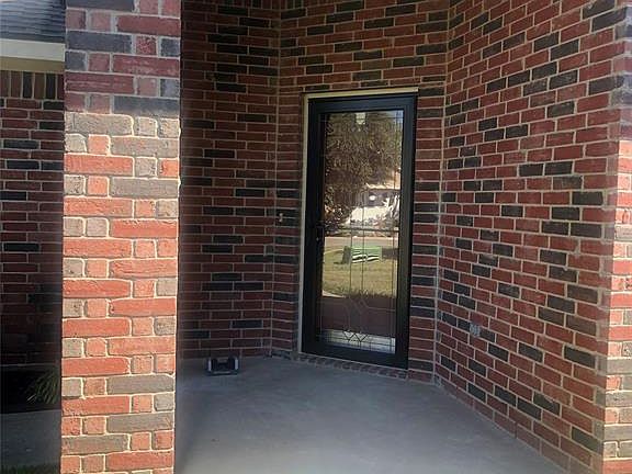 3rd image of 115 Arrowhead Dr