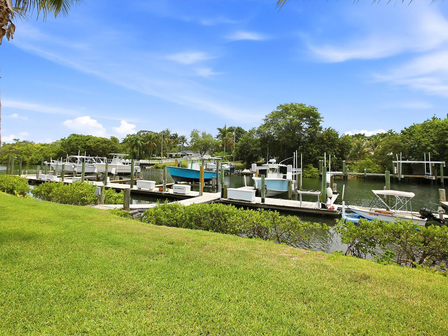 2 bed, 2.0 bath, 1079 sqft, $2,600 — Photo 3