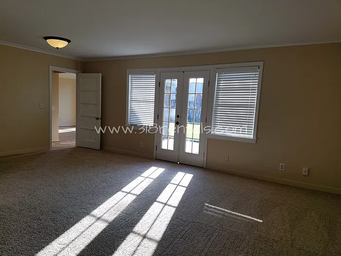 4 bed, 3.0 bath, 2168 sqft, $1,600 — Photo 3