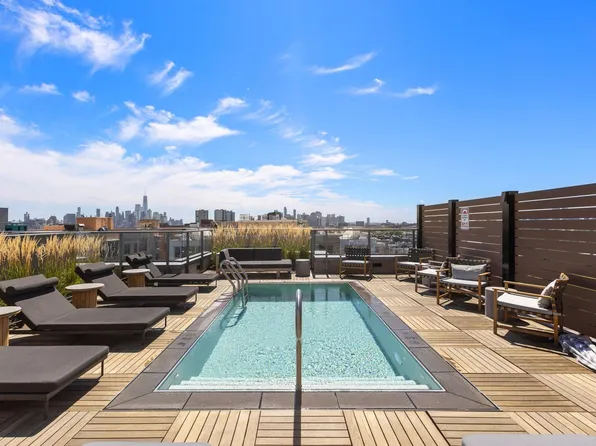 1425 Hudson Street image 18 of 23