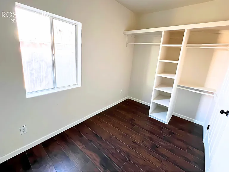 9858 S 8th St — Photo 10