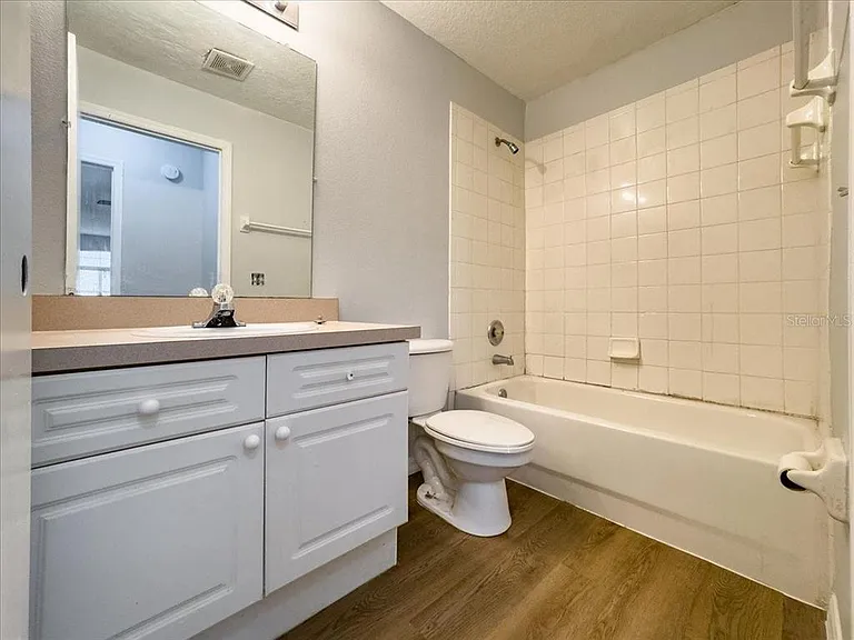 102 Mango Dr #FRONT — Photo 12