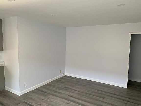 4th image of 2585 Skylark Dr