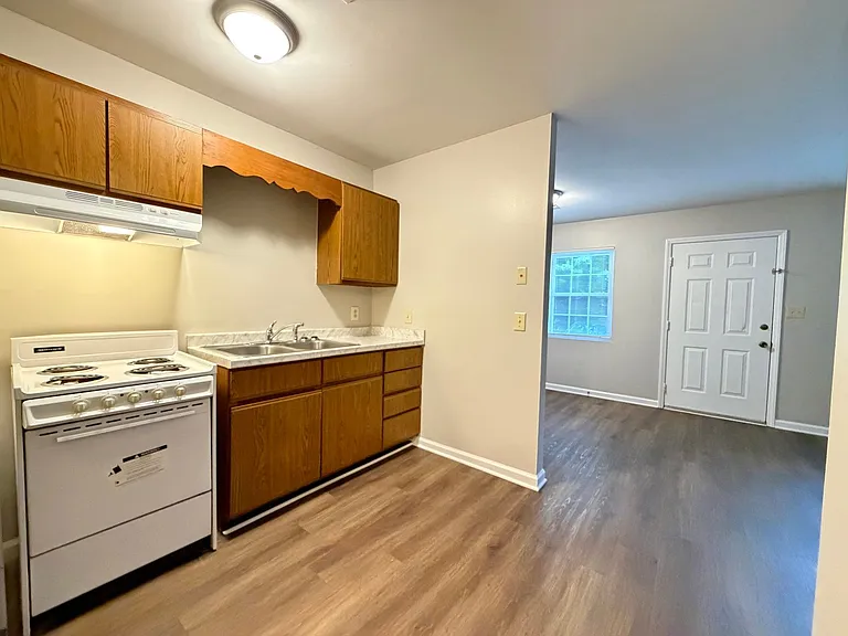 221 Quintas Ave #B — Photo 16
