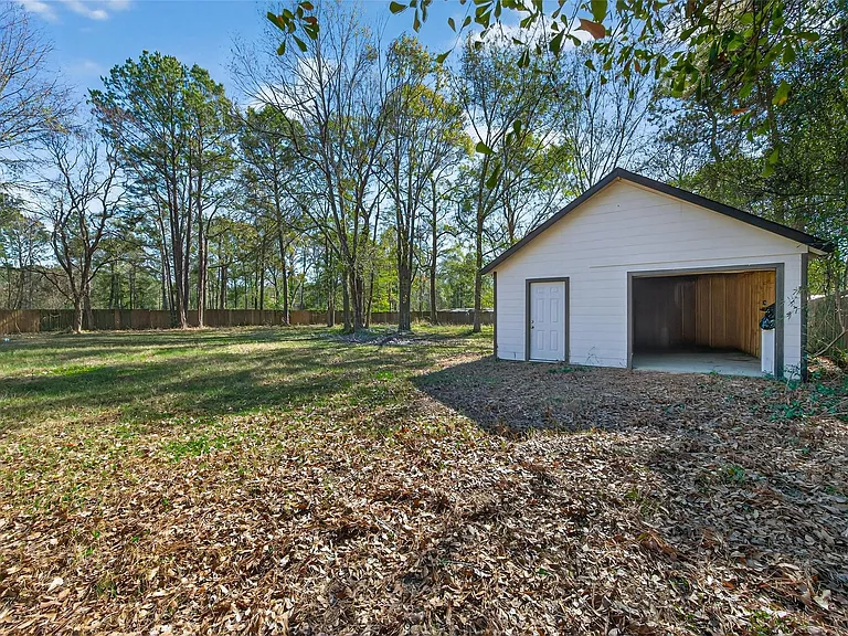 170 Walter Dr — Photo 36
