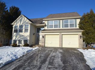 321 Spinnaker Cv, Carpentersville, IL 60110