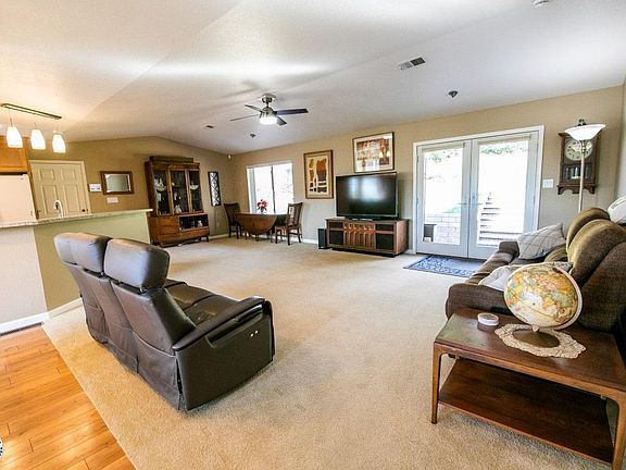 5th image of 20365 Eaton Ct