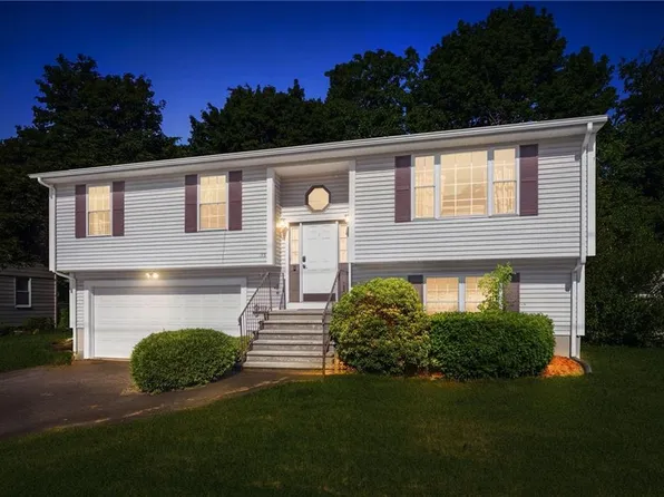 199 Winthrop St, Woonsocket, RI 02895
