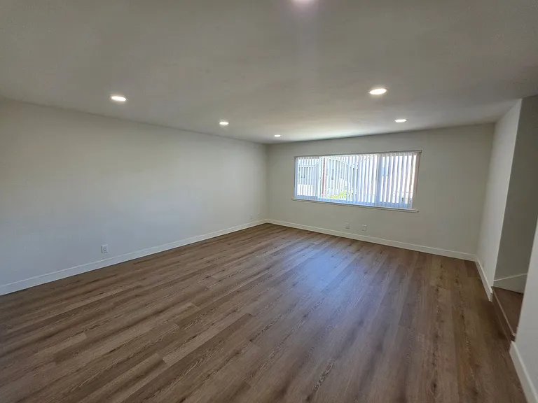 8831 Sailport Dr — Photo 19