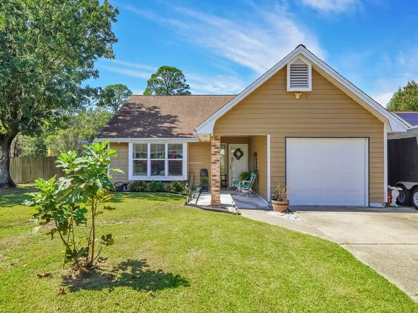 2200 Nancys Path, Fort Walton Beach, FL 32547