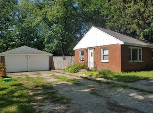 24W541 Lake St, Roselle, IL 60172