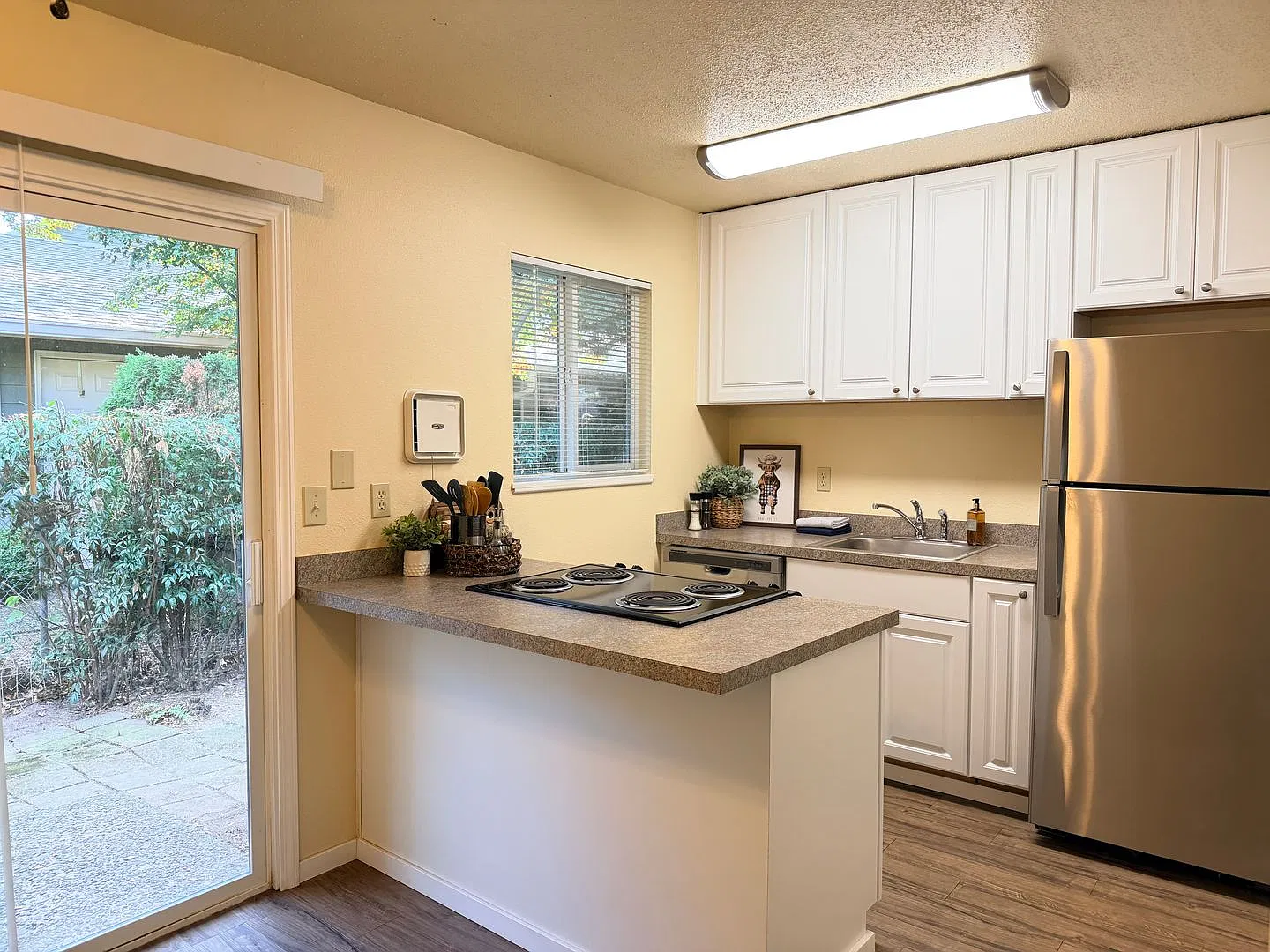 Marion Street Duplex 1002 — Photo 3